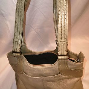 Nice small leather purse!